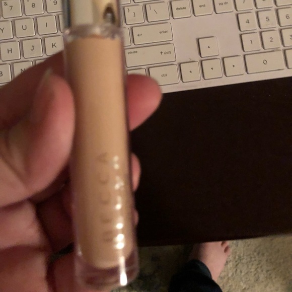 Becca concealer - Picture 3 of 3